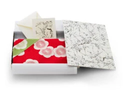 Geschenkset Chiyogami Mit Furoshiki Hana, Doppelseitig -Einrichtungsgeschäft geschenkset chiyogami mit furoshiki hana doppelseitig 1