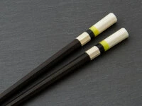 Japanische Essstäbchen Manchester Bee, Ebenholz, mit Ablage Japanische Essstäbchen Manchester Bee, Ebenholz, Mit Ablage -Einrichtungsgeschäft japanische essstaebchen mancherster bee ebenholz mit ablage8