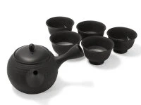 Japanisches Teeservice 6-teilig, Kyusu Tokoname Tobikanna Kuro Japanisches Teeservice 6-teilig, Kyusu Tokoname Tobikanna Kuro -Einrichtungsgeschäft japanisches teeservice 6 teilig kyusu tokoname tobikanna kuro3
