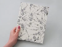 Japanbuch Tokyo Memo, Chiyogami Blütenäste elfenbein, 17 x 22 cm Japanbuch Tokyo Memo, Chiyogami Blütenäste Elfenbein, 17 X 22 Cm -Einrichtungsgeschäft notizbuch japanbuch bluetenaeste grau elfenbein klein3