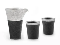 Sake Set Suzune L, 1 Karaffe, 2 Becher L -Einrichtungsgeschäft sake set suzune l 1 karaffe 2 becher l 1